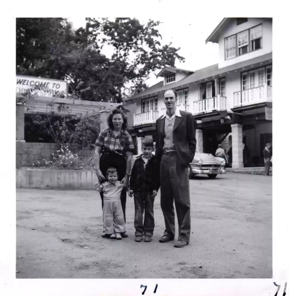 W.H. Harries Family, Oswego, Oregon. (71)